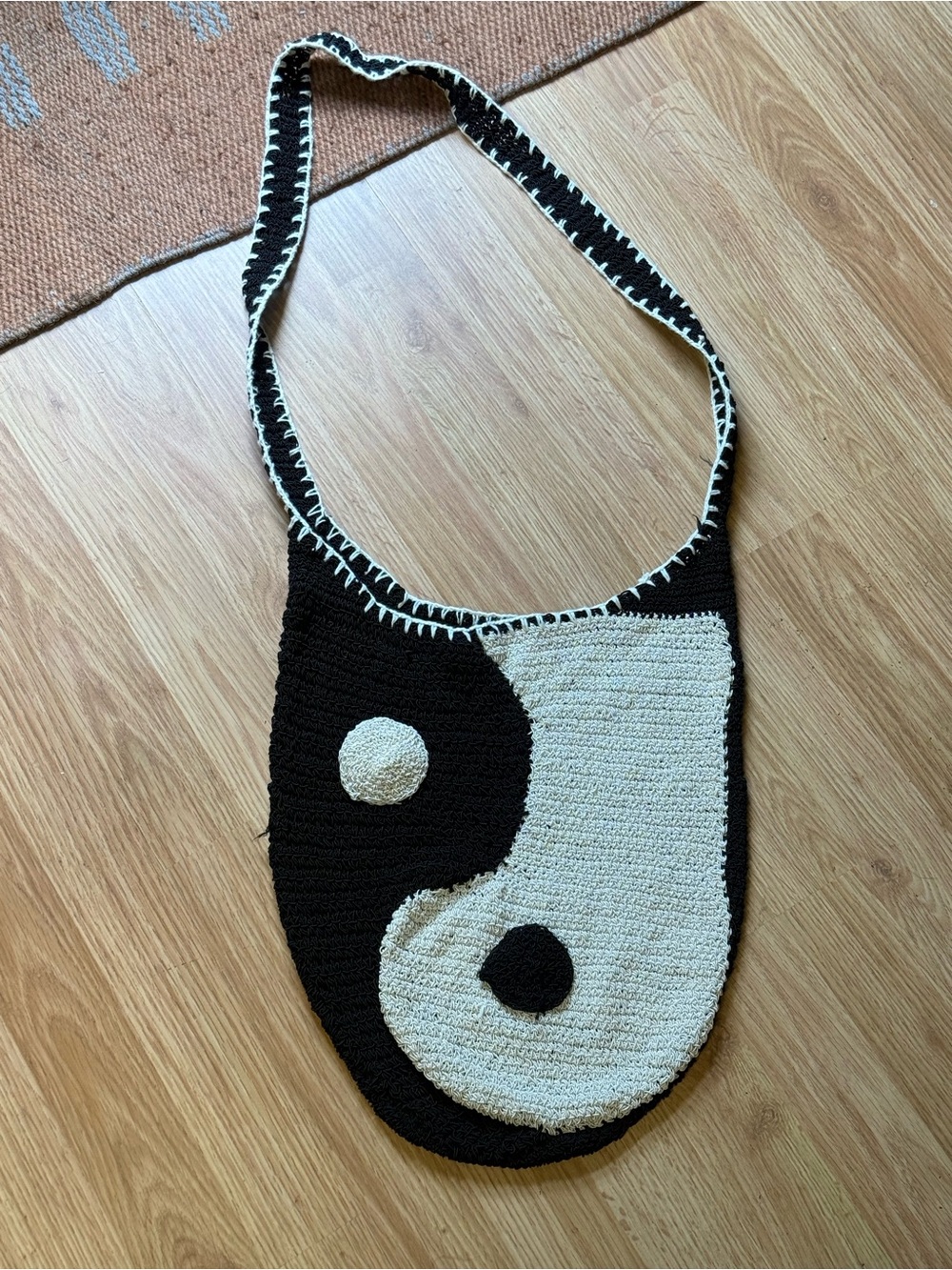 Y2K ying yang crochet bag